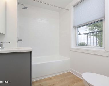 62 Ocean Boulevard - Photo Thumbnail 5