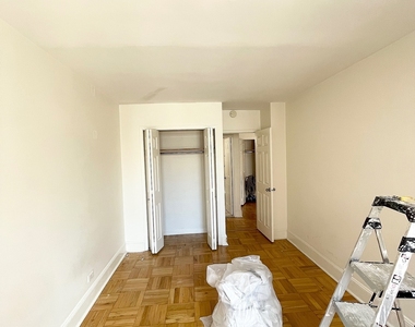 East 79th Street - Photo Thumbnail 1