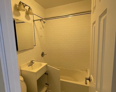 East 89 Street - Photo Thumbnail 11