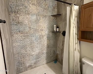 514 E Morrow Drive - Photo Thumbnail 3