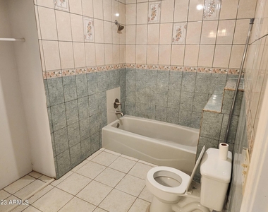 802 N Alzora Way - Photo Thumbnail 9
