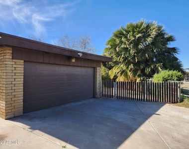 802 N Alzora Way - Photo Thumbnail 19
