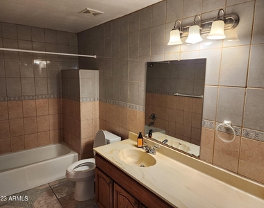 802 N Alzora Way - Photo Thumbnail 8