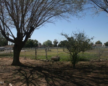 802 N Alzora Way - Photo Thumbnail 34