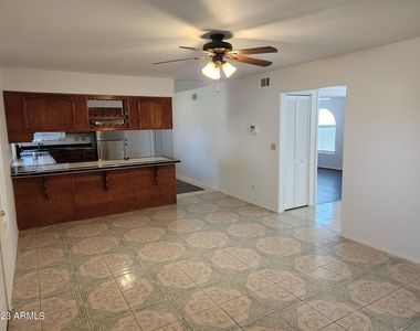 802 N Alzora Way - Photo Thumbnail 23