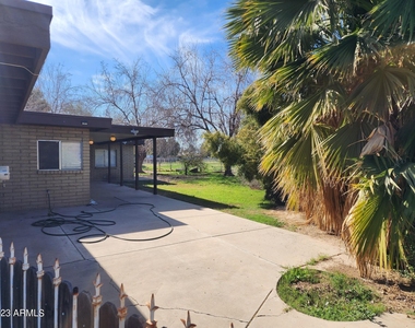 802 N Alzora Way - Photo Thumbnail 14