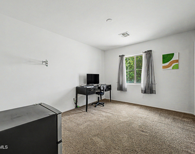 43579 W Arizona Avenue - Photo Thumbnail 15