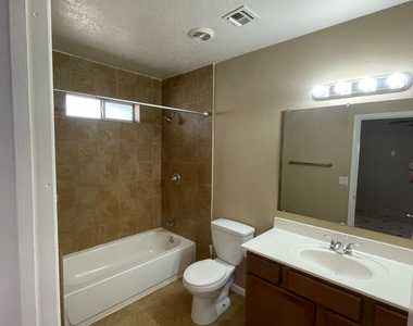 1727 W Michigan Avenue - Photo Thumbnail 18