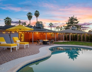 1716 W Berridge Lane - Photo Thumbnail 12