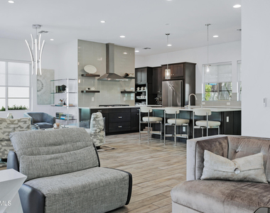 4428 E Roy Rogers Road - Photo Thumbnail 8