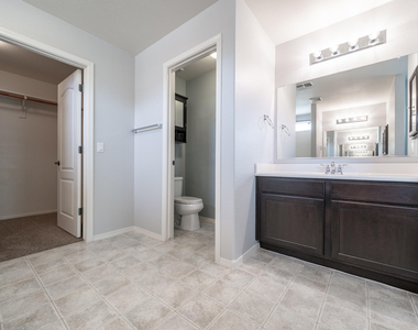 4060 E Vest Avenue - Photo Thumbnail 16