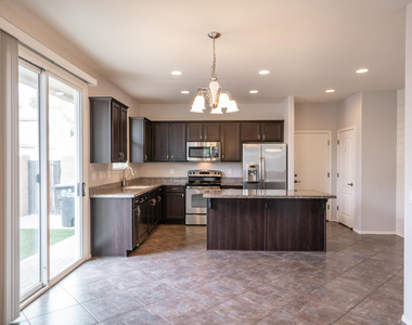 4060 E Vest Avenue - Photo Thumbnail 5