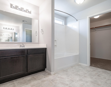 4060 E Vest Avenue - Photo Thumbnail 15