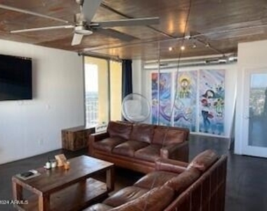 207 W Clarendon Avenue - Photo Thumbnail 7