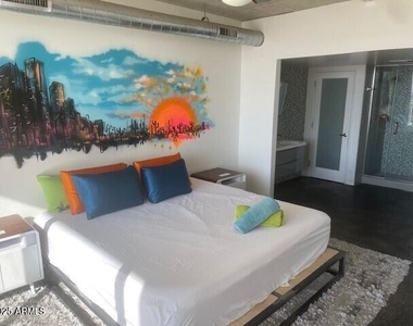 207 W Clarendon Avenue - Photo Thumbnail 17