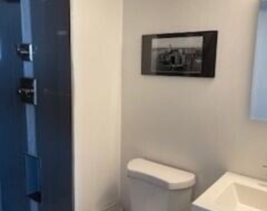 207 W Clarendon Avenue - Photo Thumbnail 12