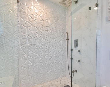 8249 E Redwing Road - Photo Thumbnail 27
