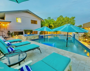 8249 E Redwing Road - Photo Thumbnail 47