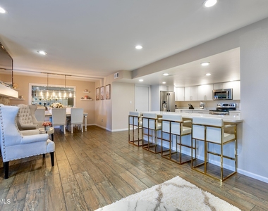 8249 E Redwing Road - Photo Thumbnail 6
