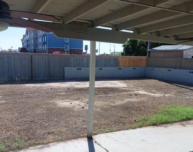 8815 N 28th Avenue - Photo Thumbnail 14