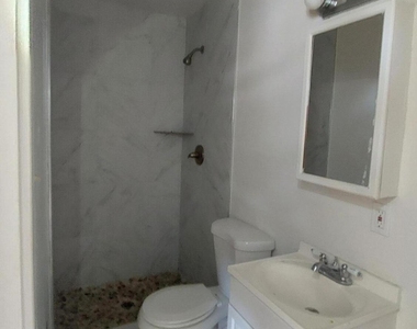 8815 N 28th Avenue - Photo Thumbnail 10