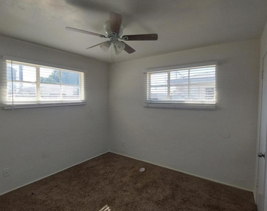 8815 N 28th Avenue - Photo Thumbnail 6