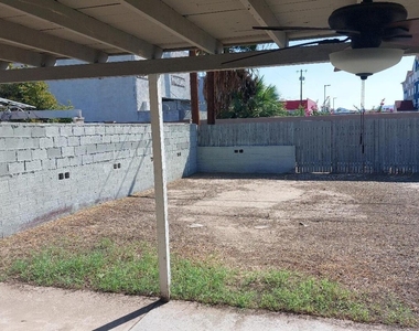 8815 N 28th Avenue - Photo Thumbnail 13