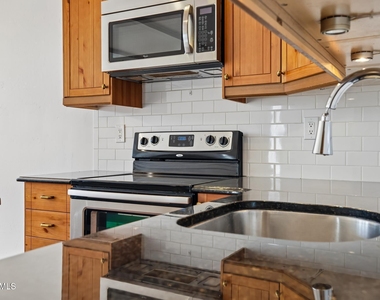 3012 N 32nd Street - Photo Thumbnail 9