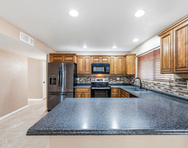 1717 S 82nd Street - Photo Thumbnail 13