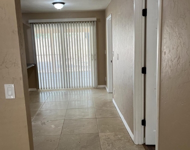 1717 S 82nd Street - Photo Thumbnail 6