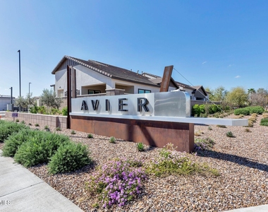 1935 E Wisteria Drive - Photo Thumbnail 4
