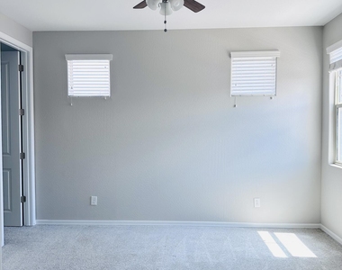 1935 E Wisteria Drive - Photo Thumbnail 43