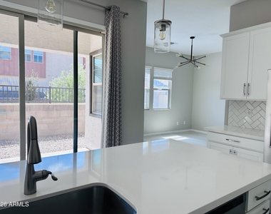 1935 E Wisteria Drive - Photo Thumbnail 25