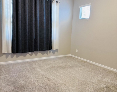 1935 E Wisteria Drive - Photo Thumbnail 2