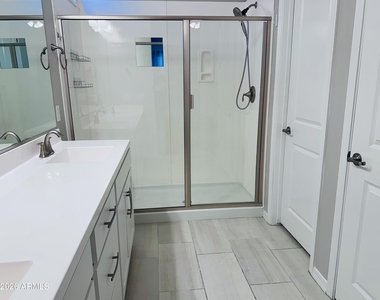 1935 E Wisteria Drive - Photo Thumbnail 9