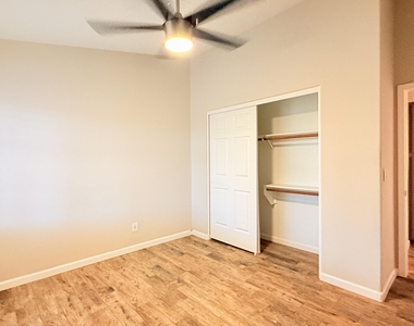 9140 E Siesta Lane - Photo Thumbnail 8
