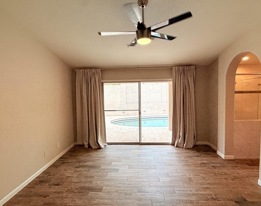 9140 E Siesta Lane - Photo Thumbnail 10