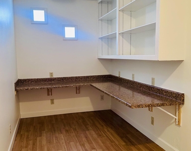 1042 W Devonshire Street - Photo Thumbnail 22