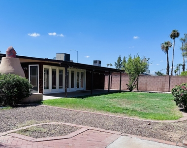 1042 W Devonshire Street - Photo Thumbnail 16