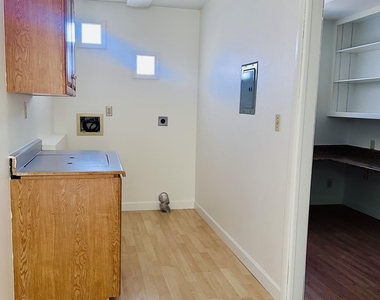 1042 W Devonshire Street - Photo Thumbnail 10