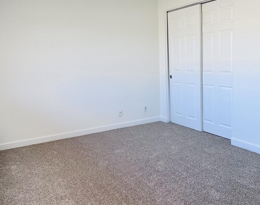 1042 W Devonshire Street - Photo Thumbnail 6