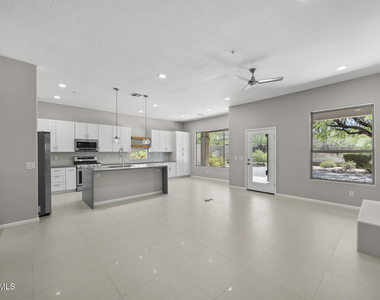 16861 N 106th Way - Photo Thumbnail 10