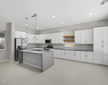 16861 N 106th Way - Photo Thumbnail 11