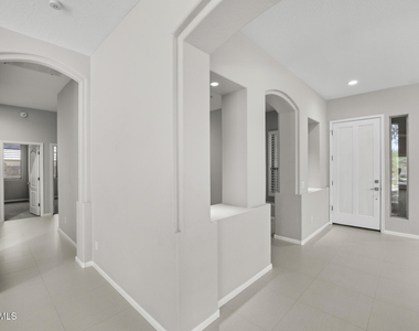 16861 N 106th Way - Photo Thumbnail 13