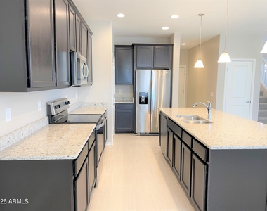 905 S Canal Drive - Photo Thumbnail 8