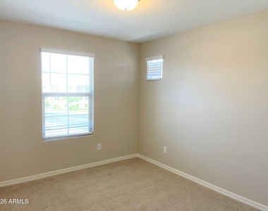 905 S Canal Drive - Photo Thumbnail 17