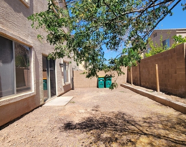 12933 W Fleetwood Lane - Photo Thumbnail 26