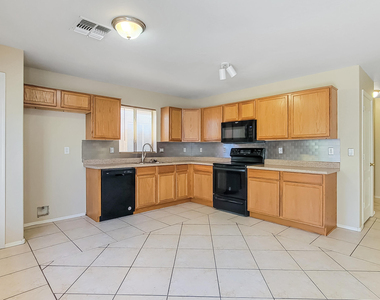 12933 W Fleetwood Lane - Photo Thumbnail 7