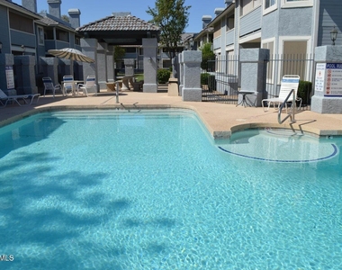 2910 W Marconi Avenue - Photo Thumbnail 5