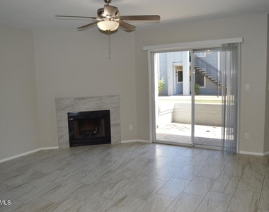 2910 W Marconi Avenue - Photo Thumbnail 2
